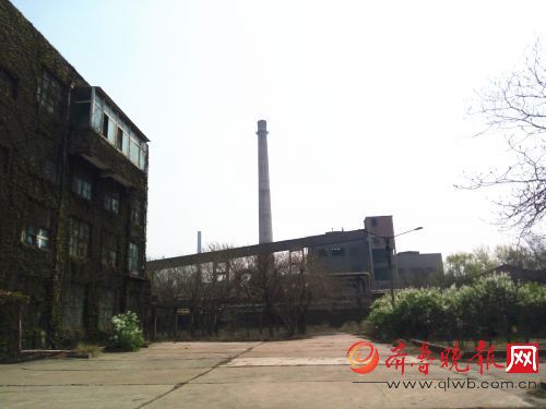 齐鲁晚报3月30日讯30日上午，历城化肥厂小区举办供暖设施成功改造庆祝大会，庆祝该小区成功加入了济南热力公司集中供暖，告别了小九游J9（中国）供暖。根据济南市的要求，城区134台35吨以下的燃煤供暖九游J9（中国）今冬供暖前必须淘汰升级，将不再供暖。