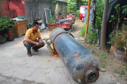 咸阳秦都出动大型机械3台 现场拆除30台燃煤九游J9(中国)